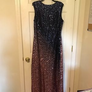 Floor length beautiful prom dress!